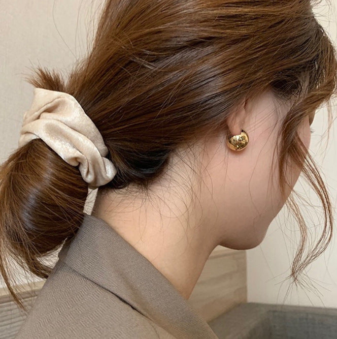 Womens Versatile Minimalist Round-pearl Earrings With A Premium, Sophisticated Vibe