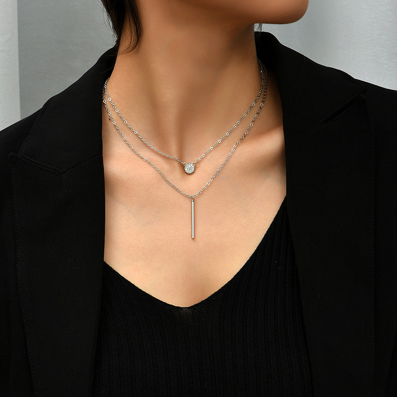 Trendy Diamond-studded Necklace With An Elegant Vibe