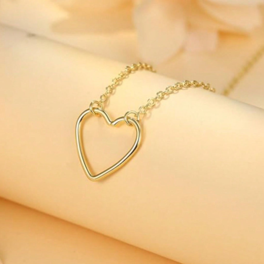 Fashionable Minimalist Hollowed-out Heart Necklace For Women With A Niche Design