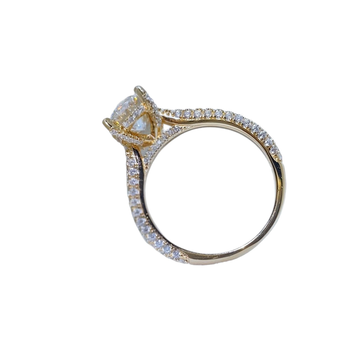 Fashionable Copper-Plated Moissanite Diamond Ring